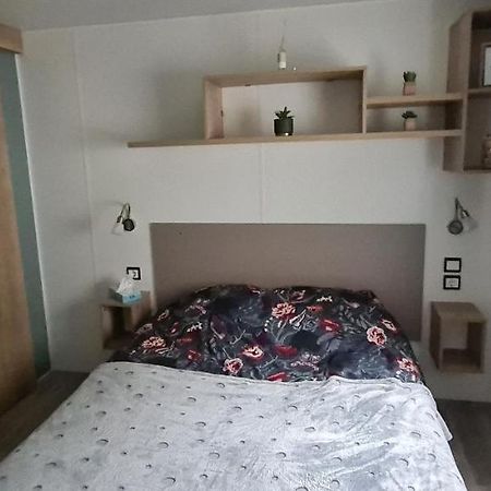 Mobilhome 2 Ch,1 Salon 40M2 De Charme Dans Camping *** Сен-Жюльен-ан-Борн Экстерьер фото