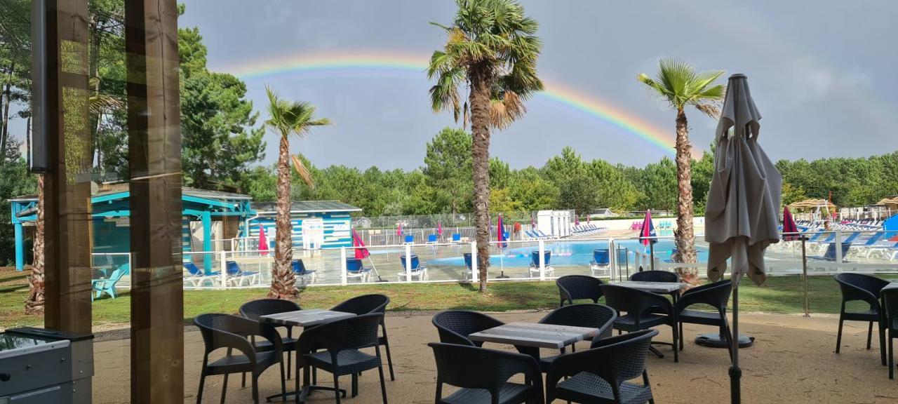Mobilhome 2 Ch,1 Salon 40M2 De Charme Dans Camping *** Сен-Жюльен-ан-Борн Экстерьер фото