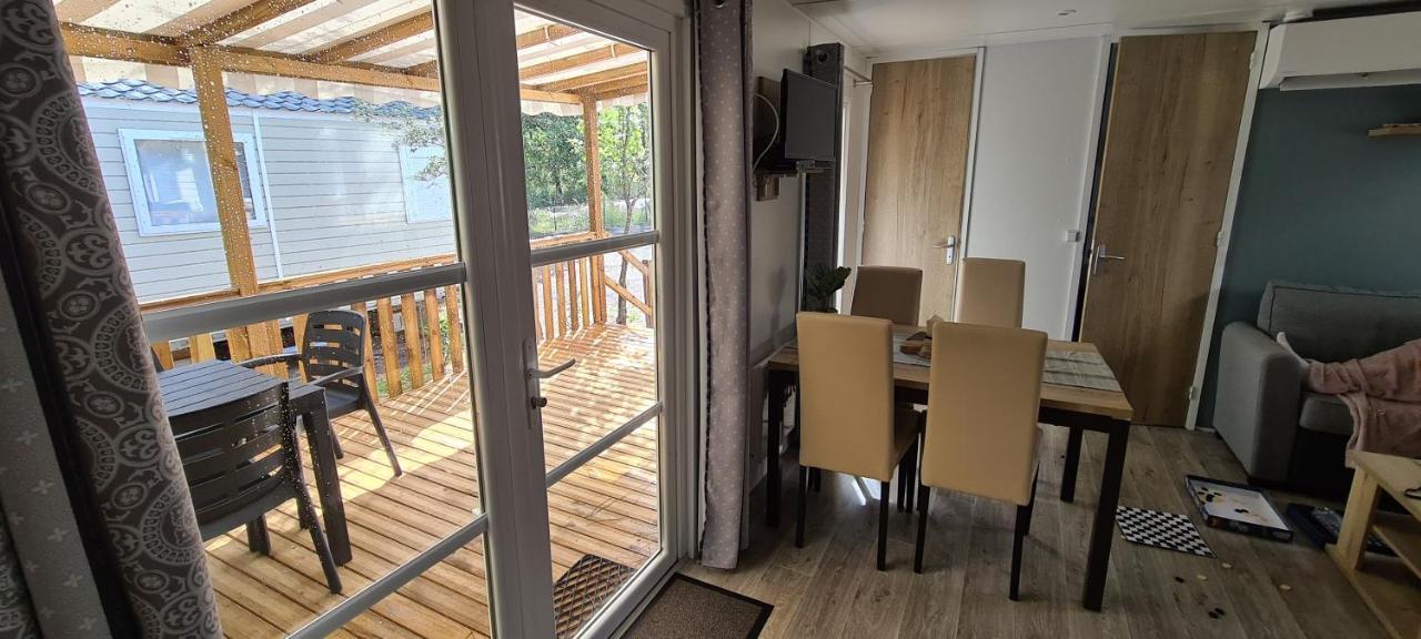Mobilhome 2 Ch,1 Salon 40M2 De Charme Dans Camping *** Сен-Жюльен-ан-Борн Экстерьер фото