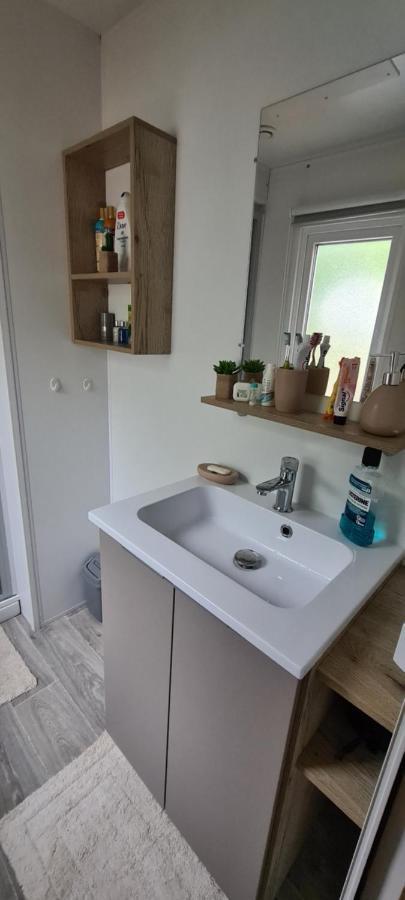 Mobilhome 2 Ch,1 Salon 40M2 De Charme Dans Camping *** Сен-Жюльен-ан-Борн Экстерьер фото